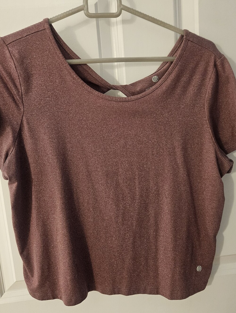 Women's Short Sleeve Scoop Neck Cropped Athletic Top in Heathered Mauve